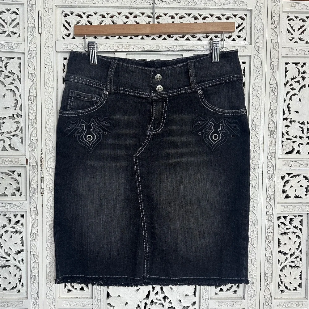 Xhilaration Dark Grey Grunge Y2K Style Low‎ Rise Denim Skirt With Fringe